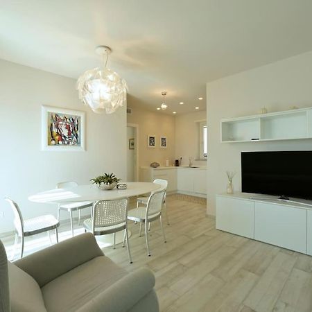 Luxury Apartament Con Garage Vista Mare Alassio Per 6 Persone 외부 사진