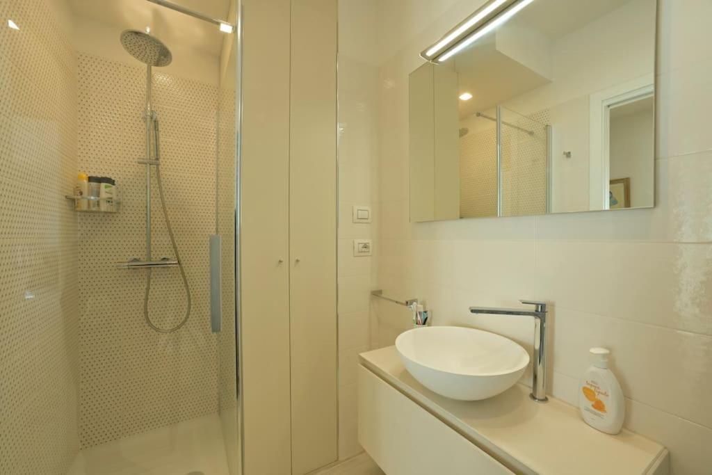Luxury Apartament Con Garage Vista Mare Alassio Per 6 Persone 외부 사진