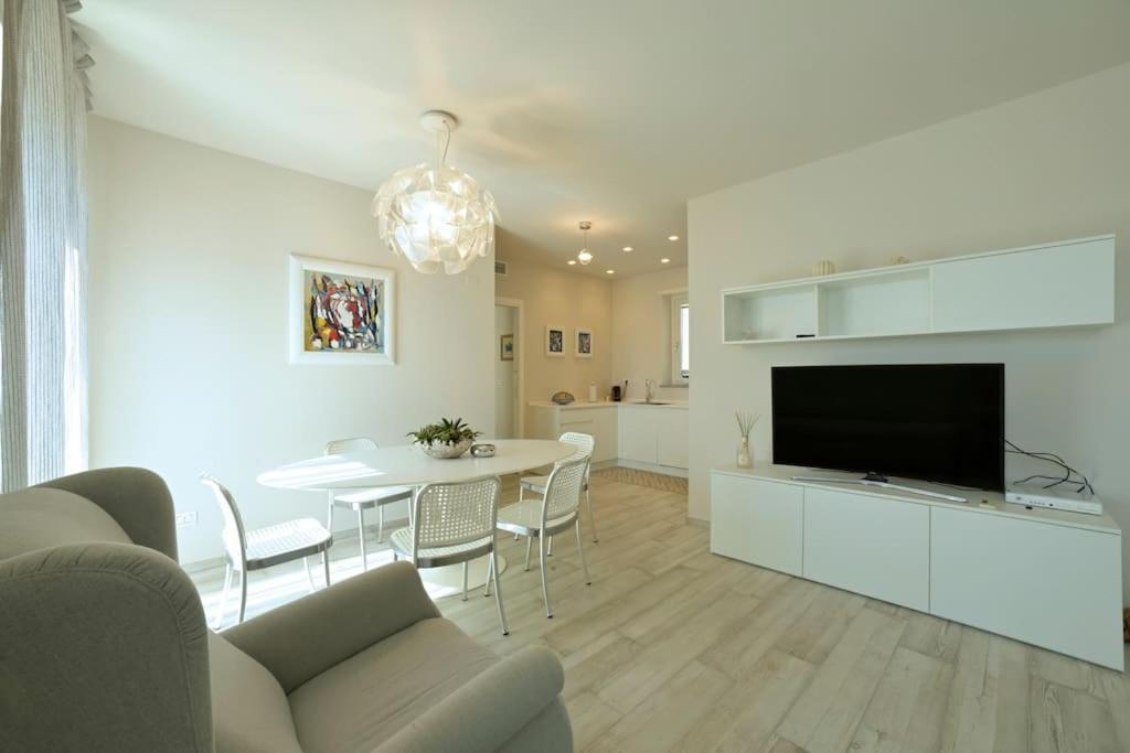 Luxury Apartament Con Garage Vista Mare Alassio Per 6 Persone 외부 사진