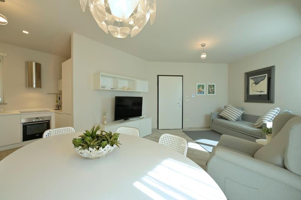 Luxury Apartament Con Garage Vista Mare Alassio Per 6 Persone 외부 사진