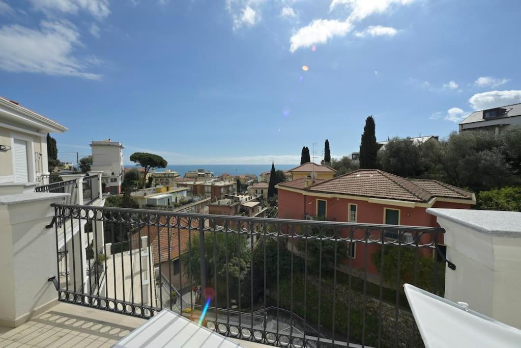 Luxury Apartament Con Garage Vista Mare Alassio Per 6 Persone 외부 사진