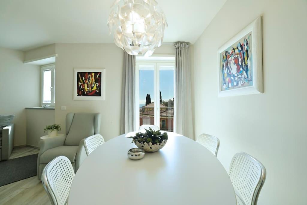 Luxury Apartament Con Garage Vista Mare Alassio Per 6 Persone 외부 사진